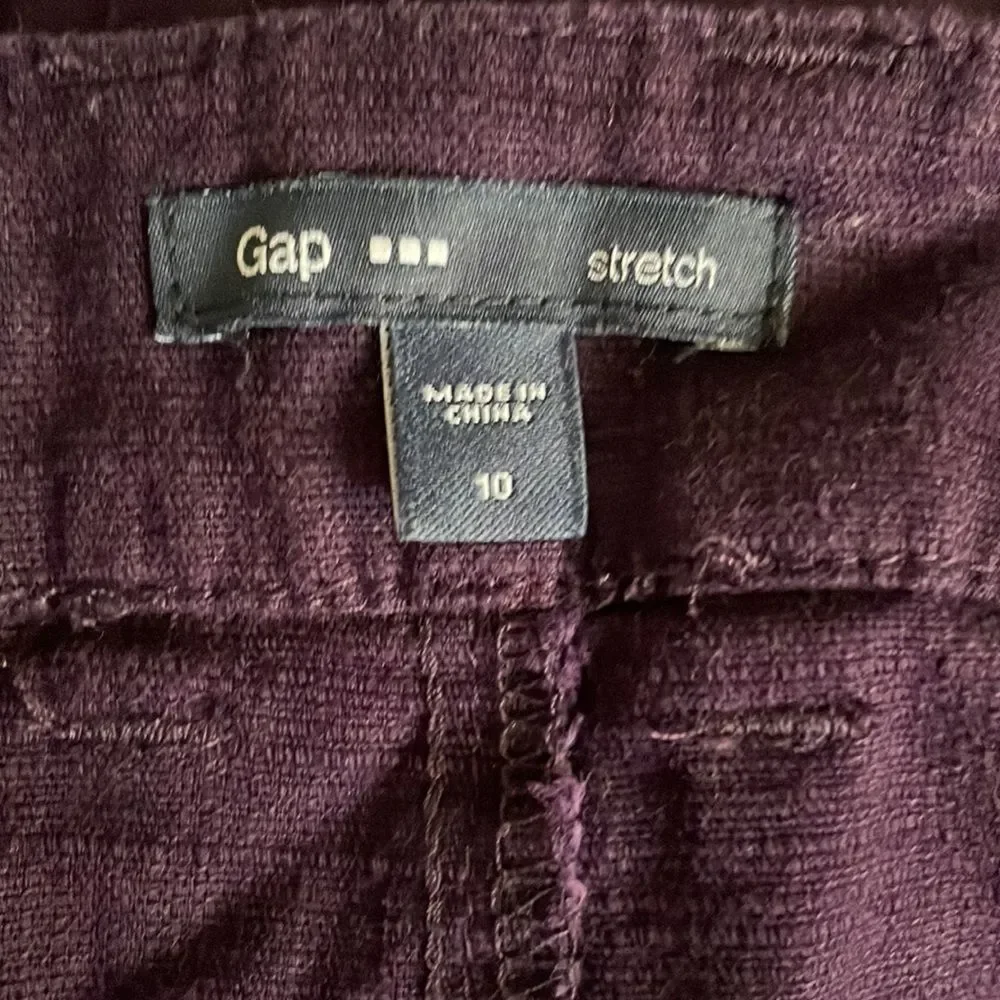 Skirt. GAP. Purple. Size 10 Stretch. EUC. Side pockets